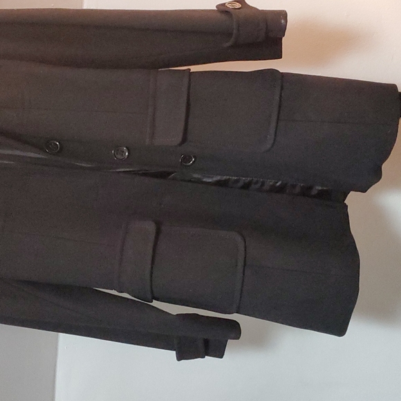 Womans peak long coat - Picture 2 of 5